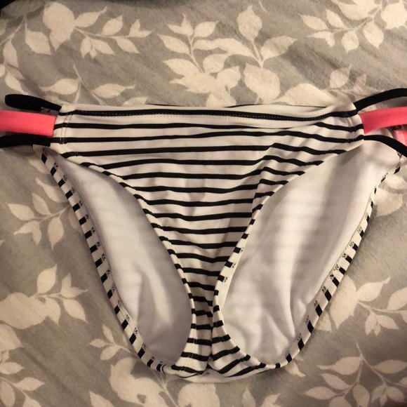 Arizona Bikini - Picture 2 of 4